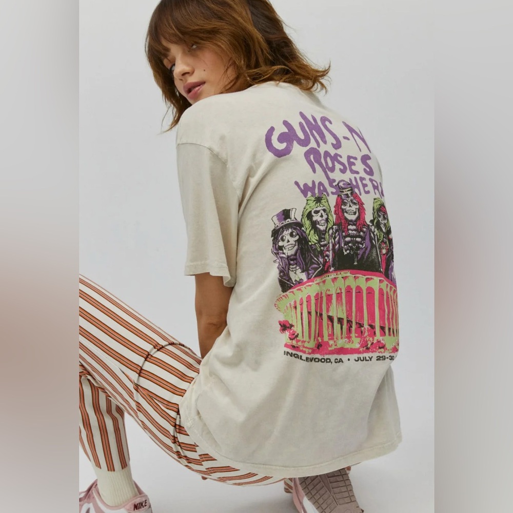 DAYDREAMER GUNS N' ROSES WAS HERE BOYFRIEND TEE size small, 100% cotton